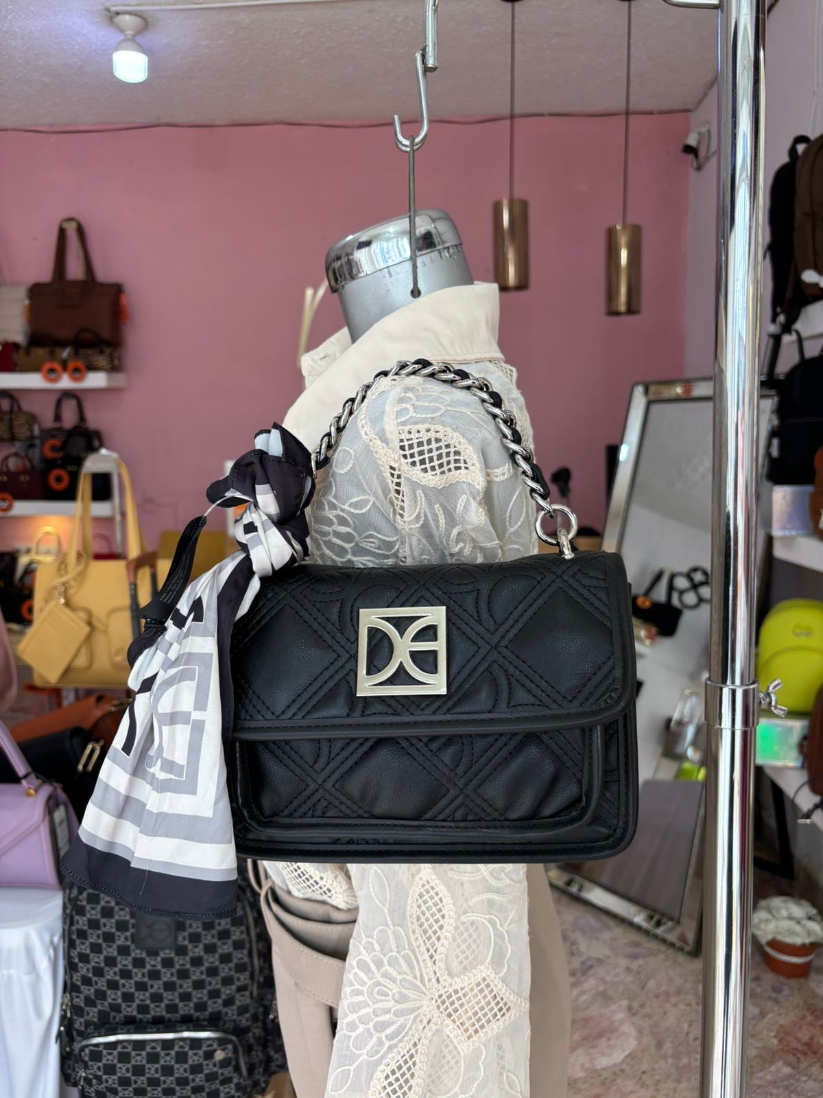CROSS BODY CLOE NEGRO 2BLCI24757NEG