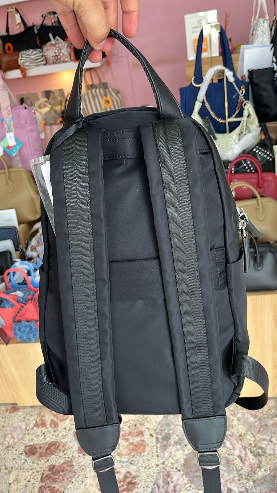MOCHILA NEGRA CLOE 1BLCO25945NEG