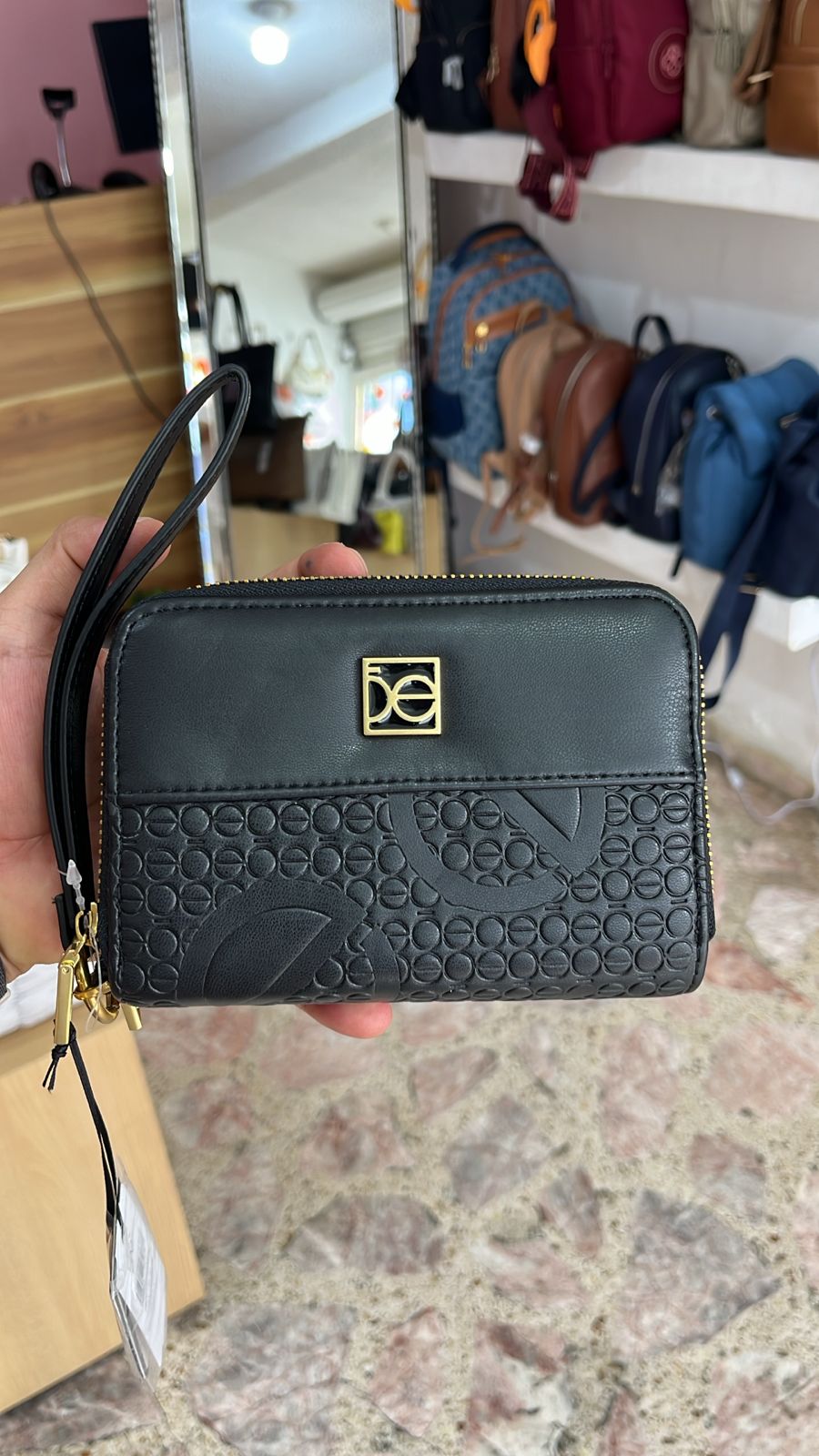 CARTERA CLOE C/ MUÑEQUERA